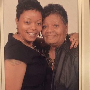 Meet your Posher, Edith